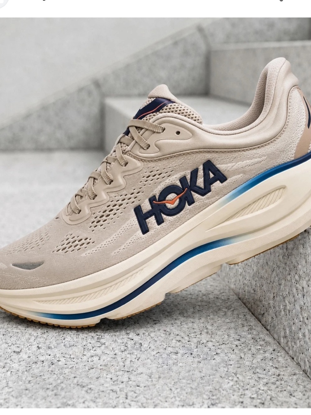 Hoka Bondi 9 Men size 11 2E Neutral Trainer — Stucco with Navy & Blue Accents